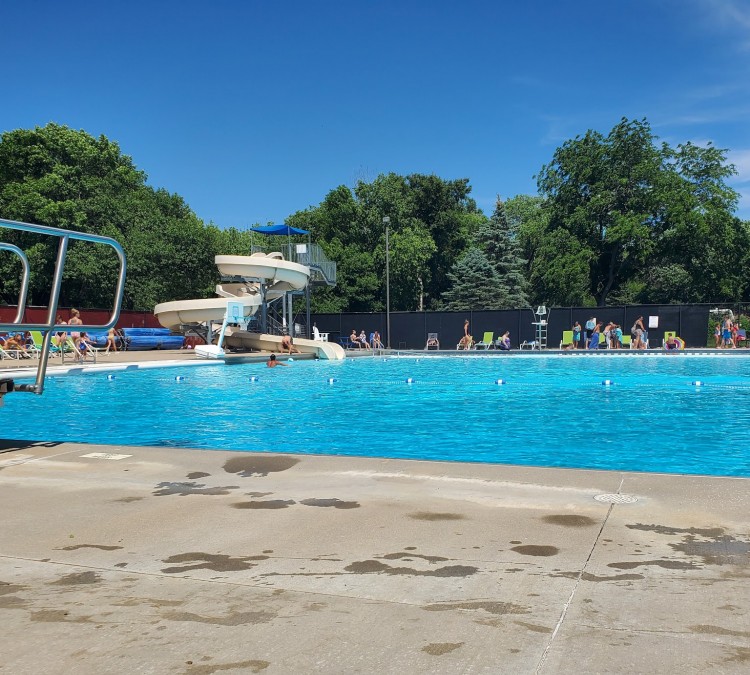 mapleton-community-swimming-pool-photo